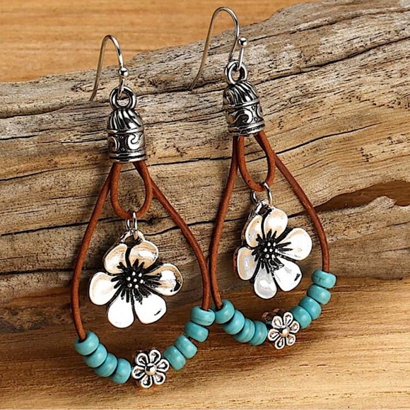 Silver Vintage Handmade Turquoise Daisy Dangle Earrings - Picture 1 of 6